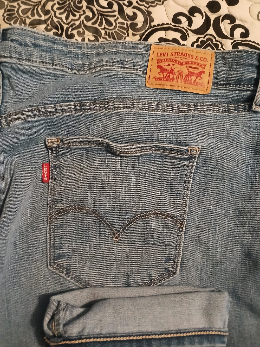 Levi's Light Wash Blue Denim Jeans with Red Tab